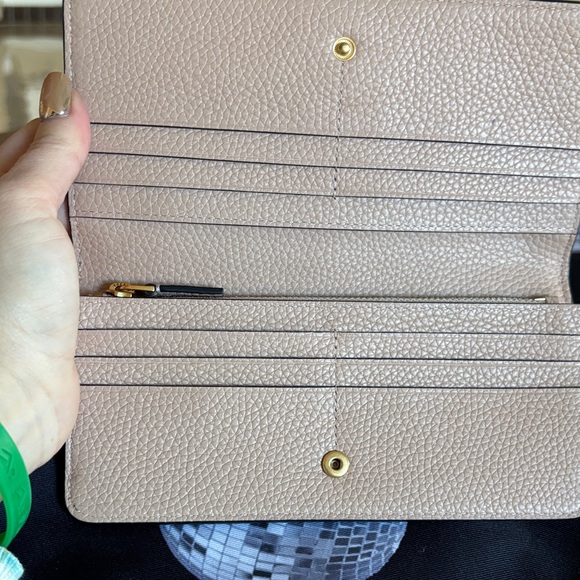 Tory Burch Black Pebbled Leather Slim long Wallet w/ Blush Interior & Logo - Picture 2 of 6